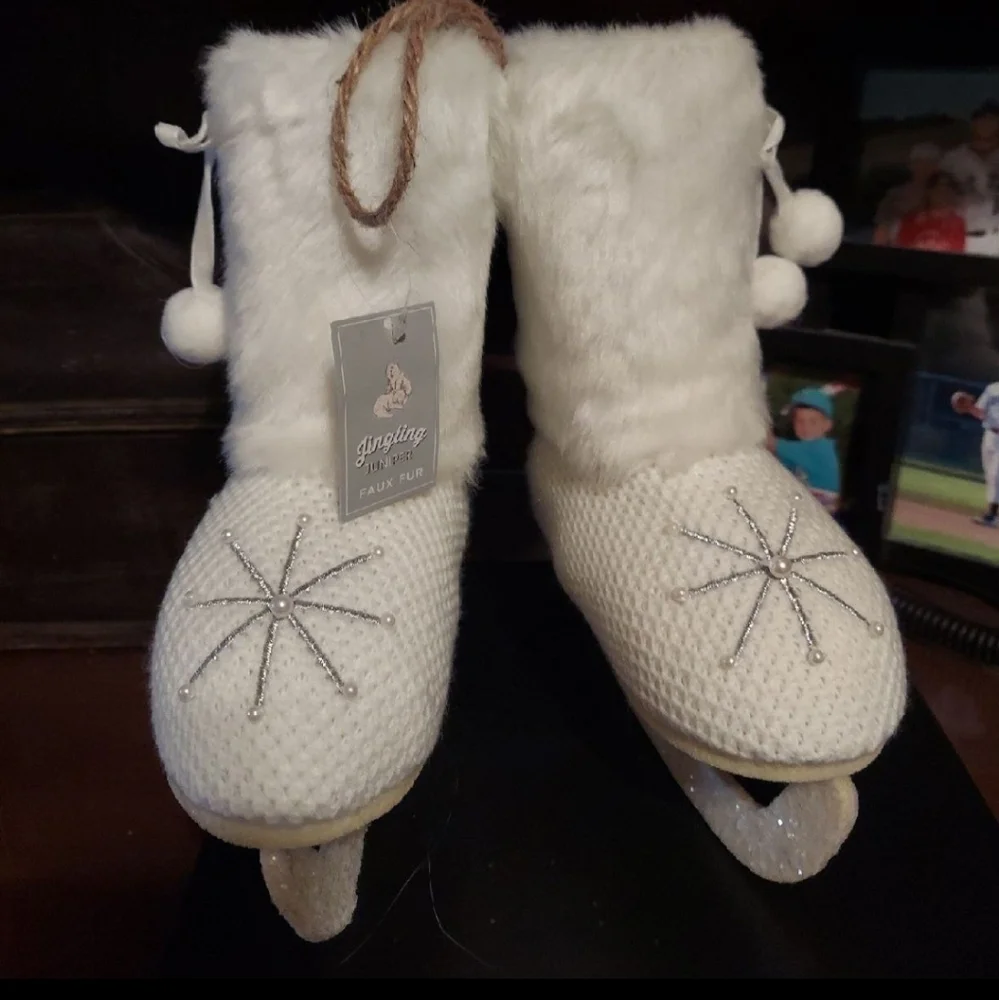 Shimmery Chic Snowflake Ice Skates Holiday Sports Decor XL Ornament BNWT RETIRED
